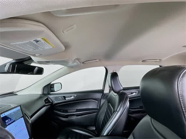 2021 Ford Edge SEL photo 9