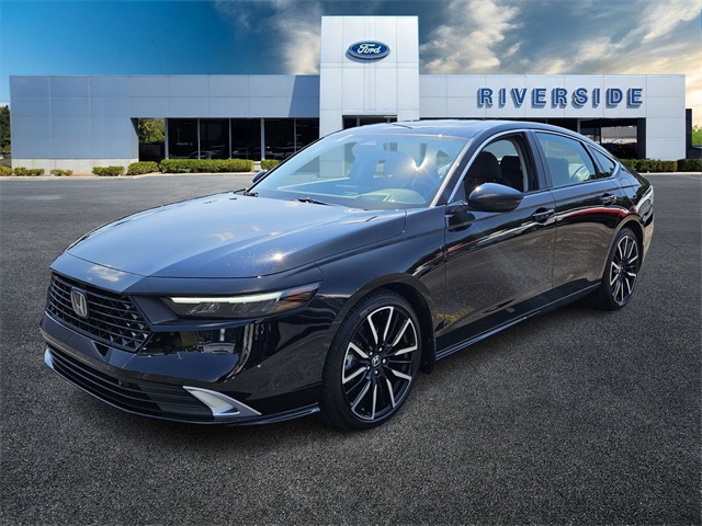 2023 Honda Accord Hybrid Touring photo 3