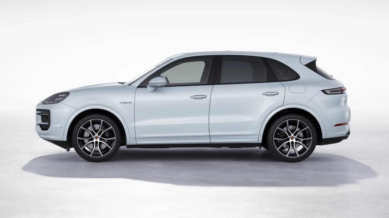 2026 Porsche Cayenne E-Hybrid photo 2