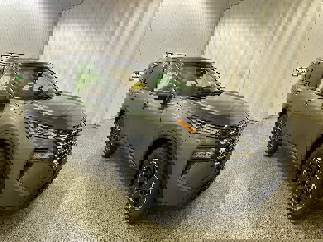 2026 Nissan Rogue SV's photo