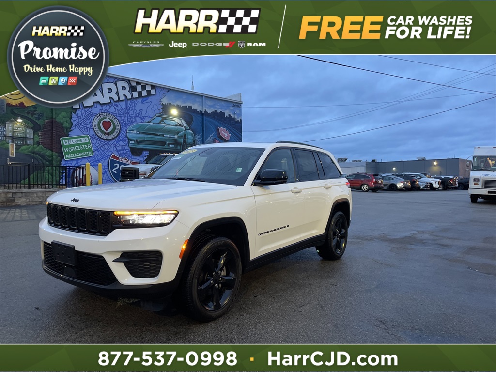 2023 Jeep Grand Cherokee Altitude's photo