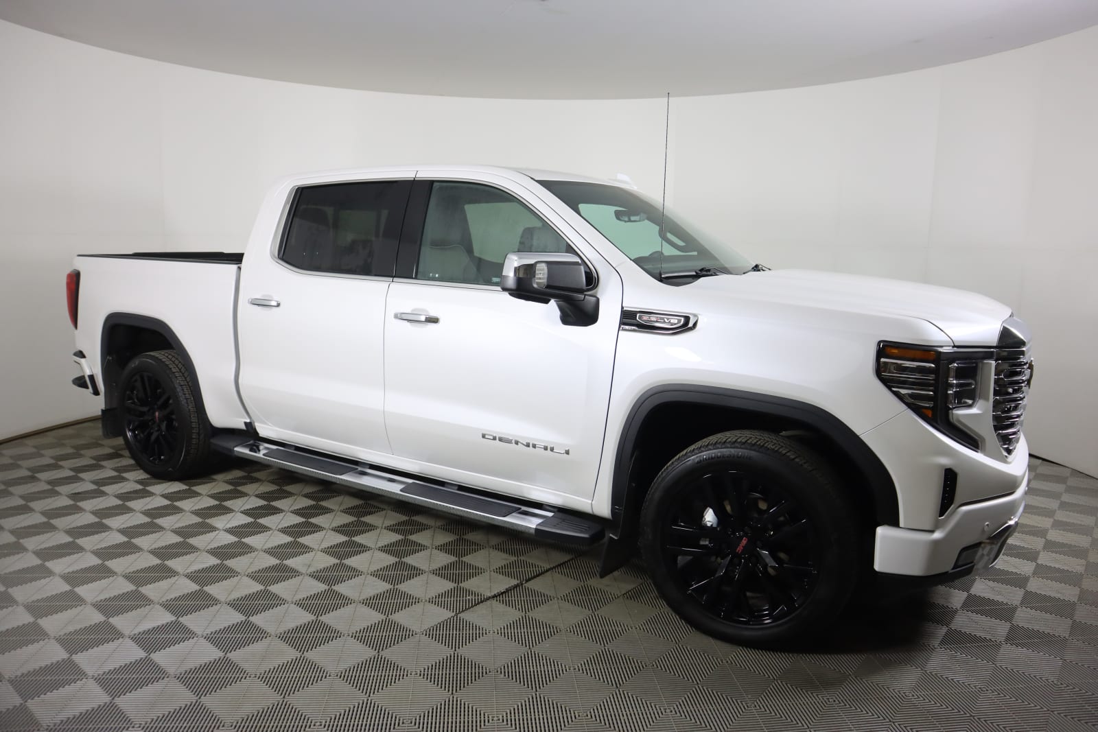 PreOwned 2022 GMC Sierra 3500HD Denali 4WD Crew Cab 159 Crew Cab