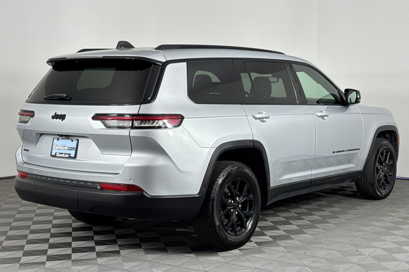 2024 Jeep Grand Cherokee Altitude photo 4