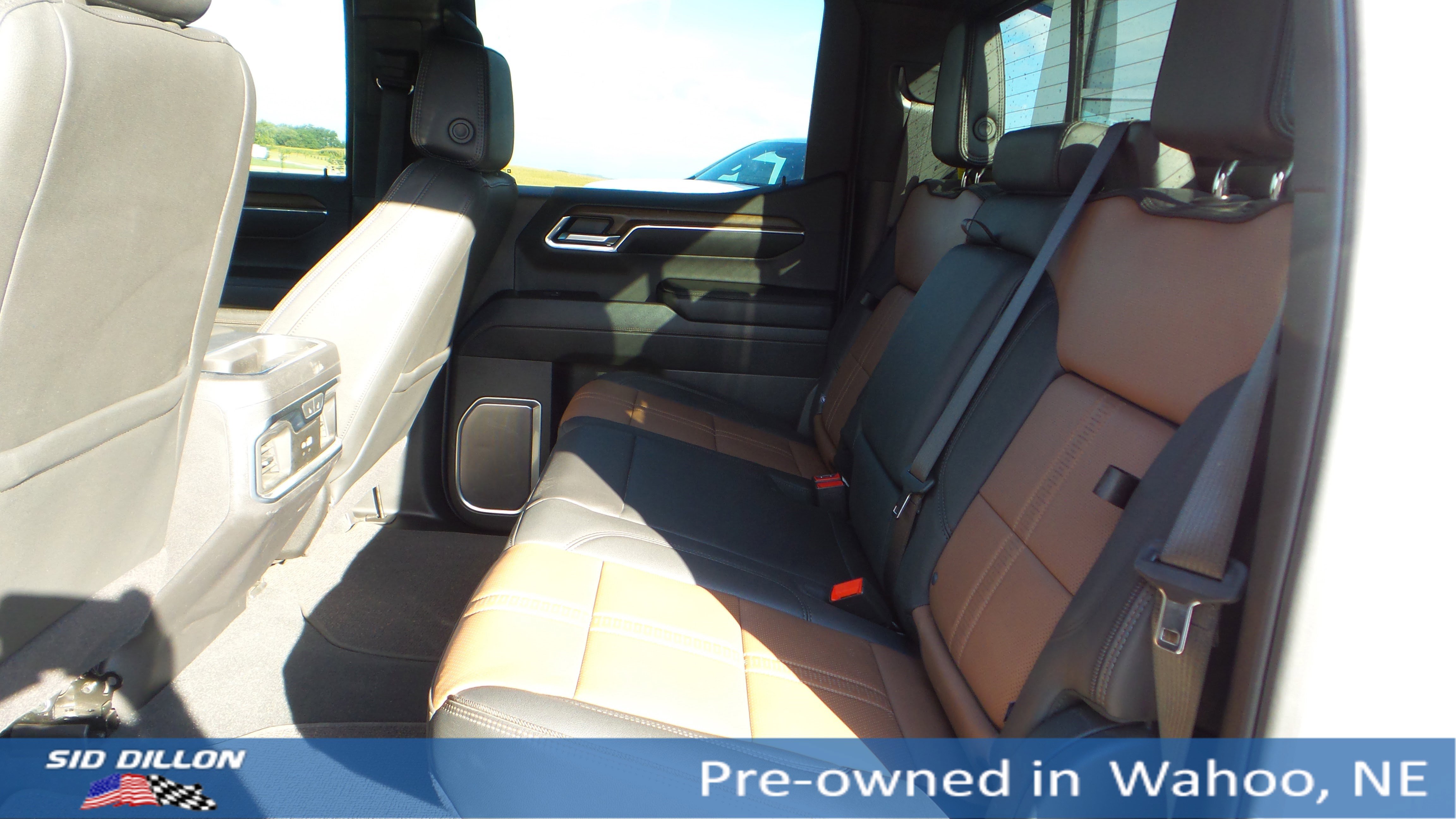2025 Chevrolet Silverado 1500 High Country photo 16