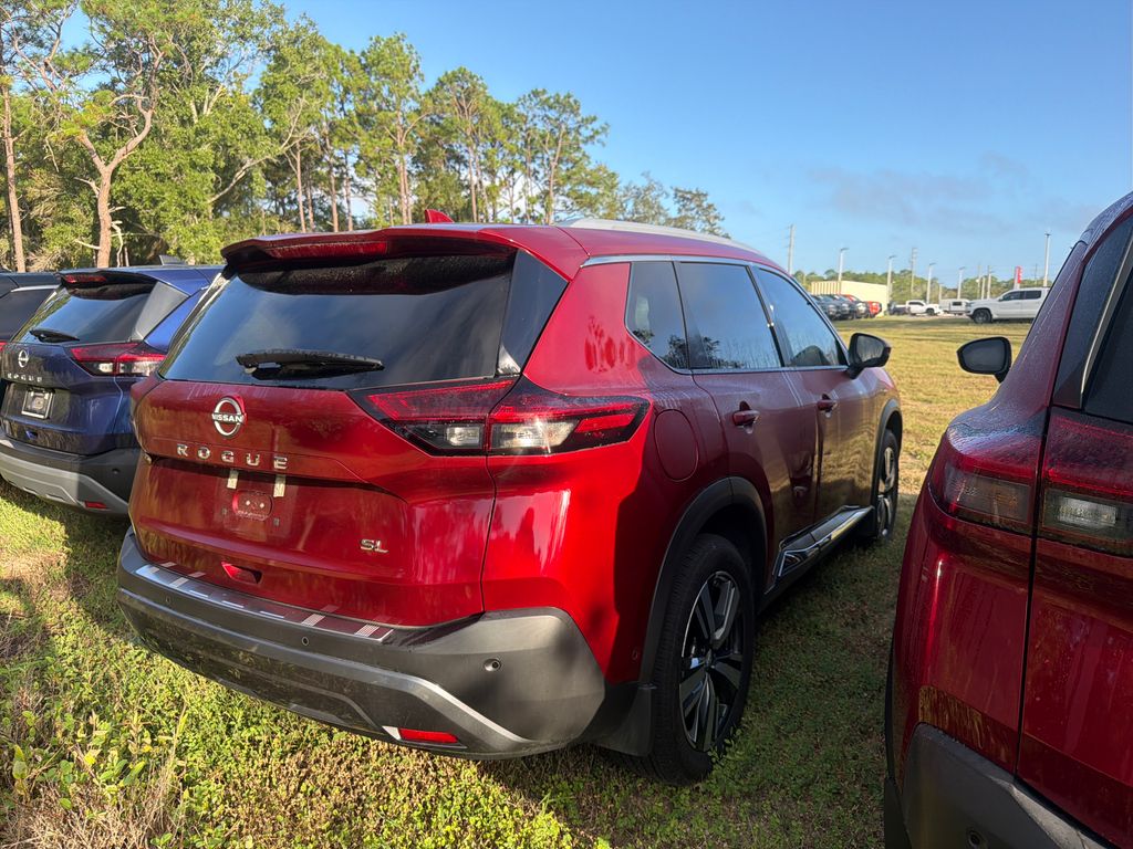 2023 Nissan Rogue SL photo 2
