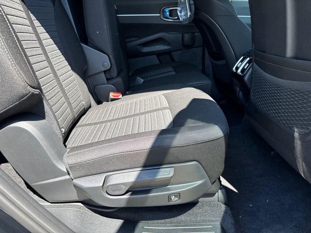 2026 Kia Sorento S photo 13