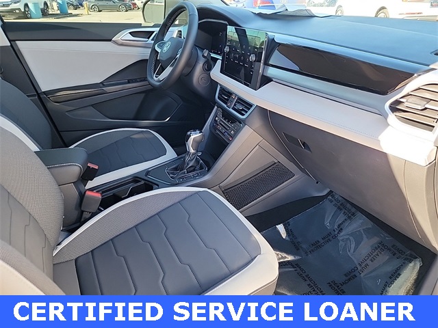 2025 Volkswagen Taos SE photo 13