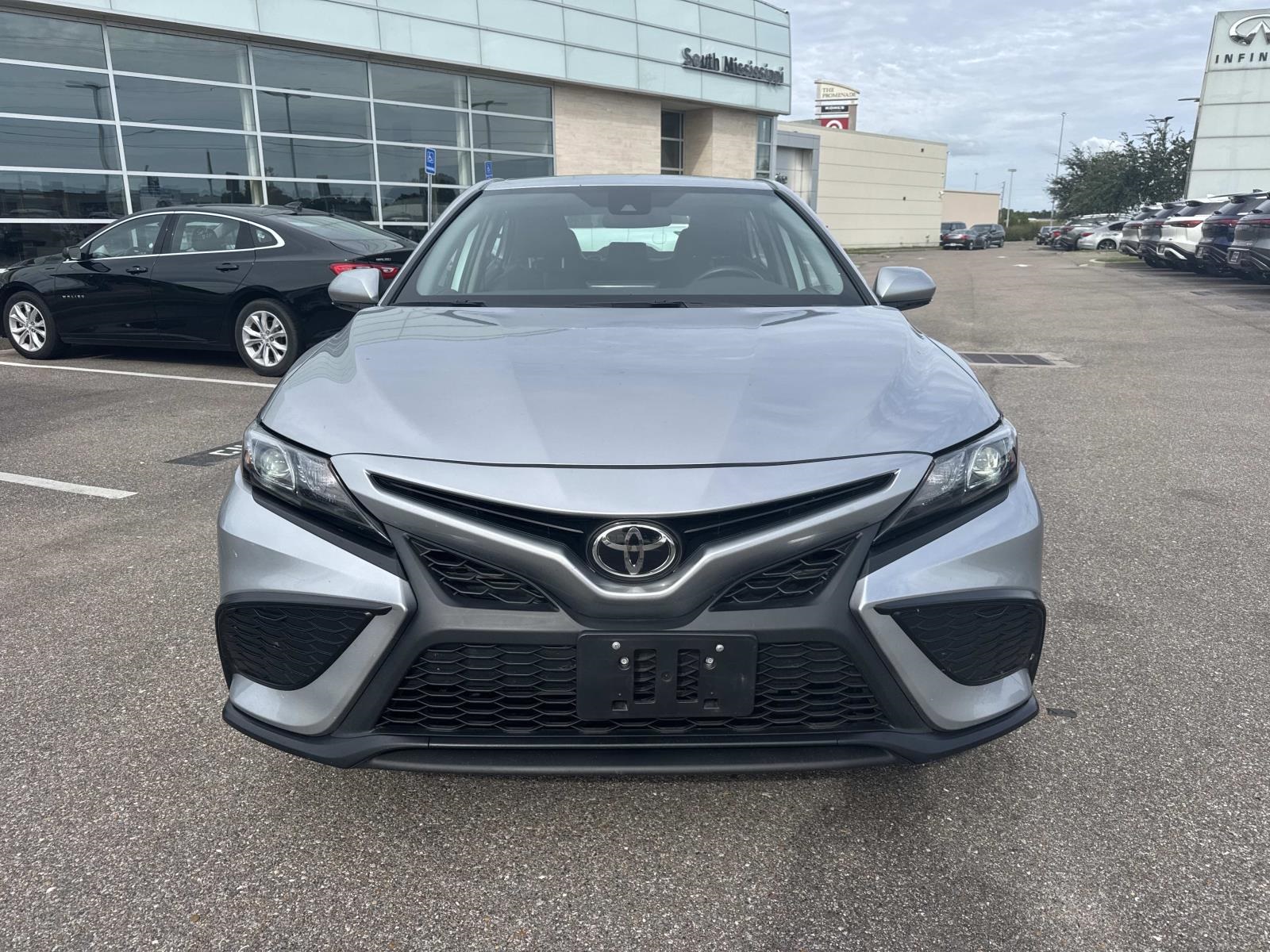 2024 Toyota Camry SE photo 2