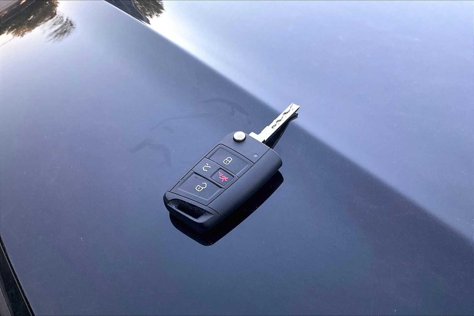2021 Volkswagen Jetta SE R-Line photo 5