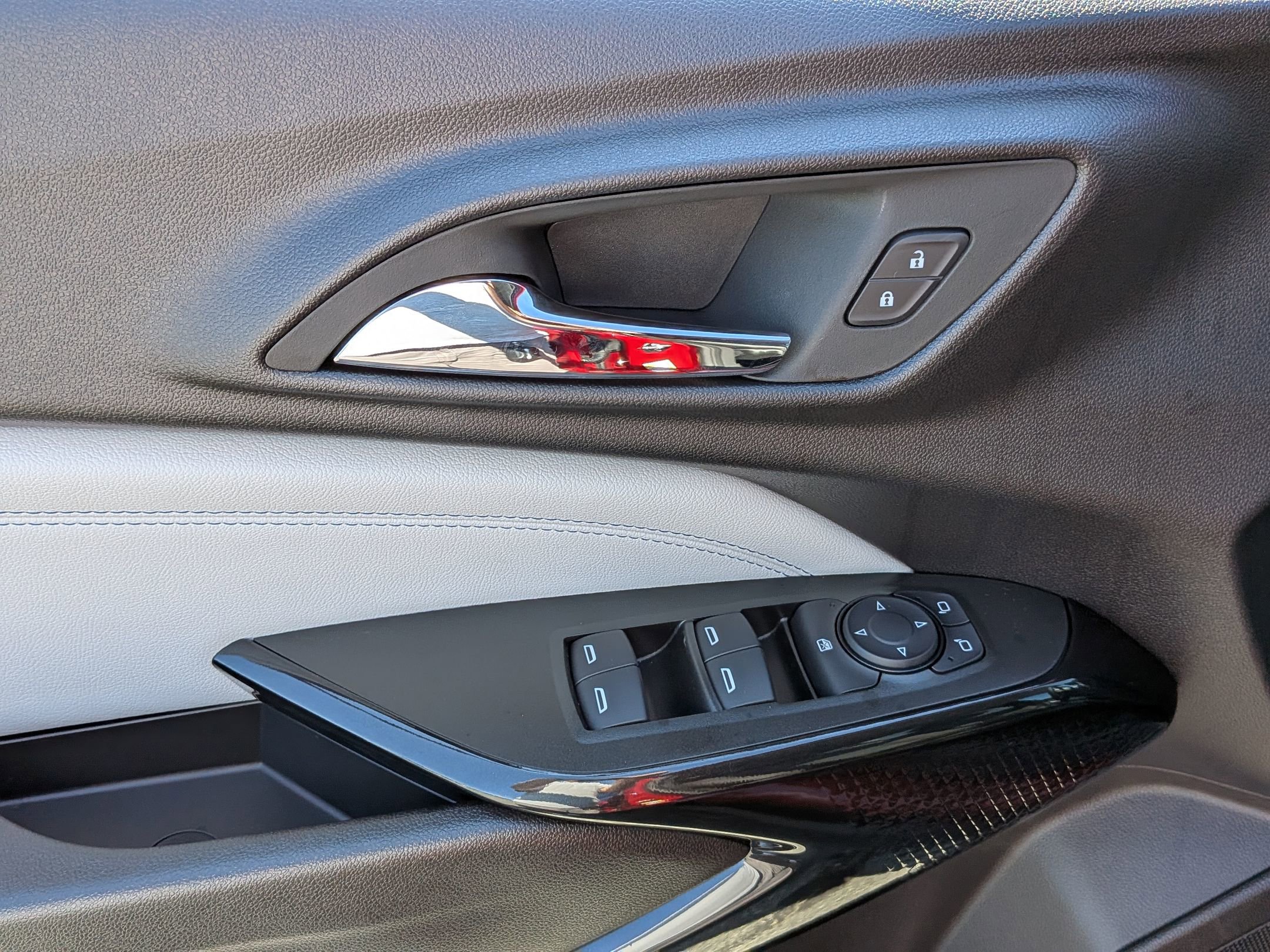 2026 Chevrolet Trax LT photo 13