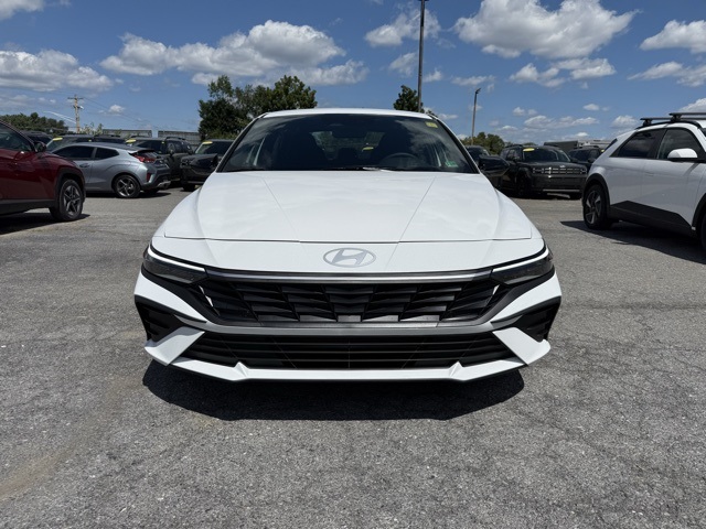 2025 Hyundai Elantra SEL Sport photo 8