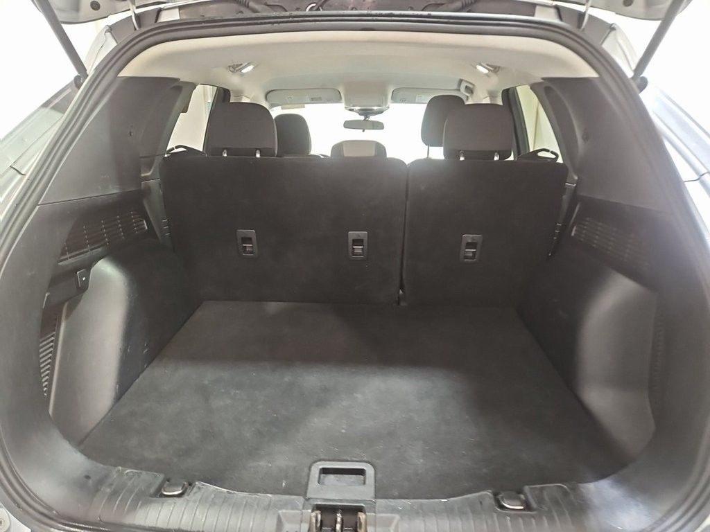 2022 Ford Escape SE photo 9