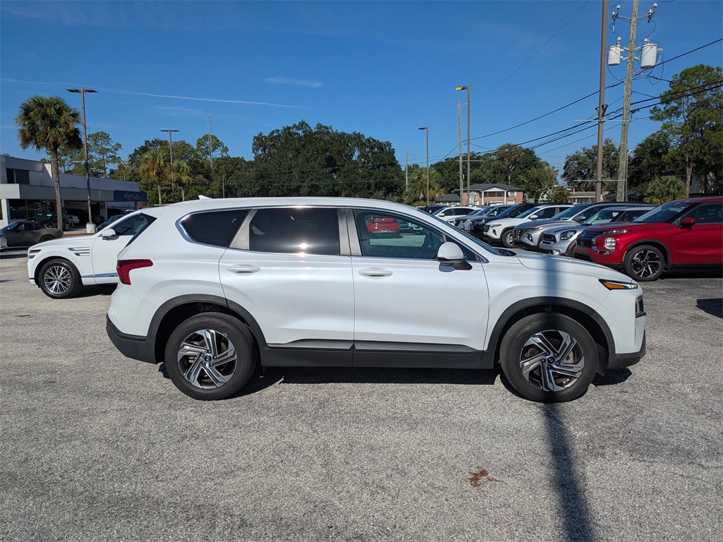 2023 Hyundai Santa Fe SE photo 2