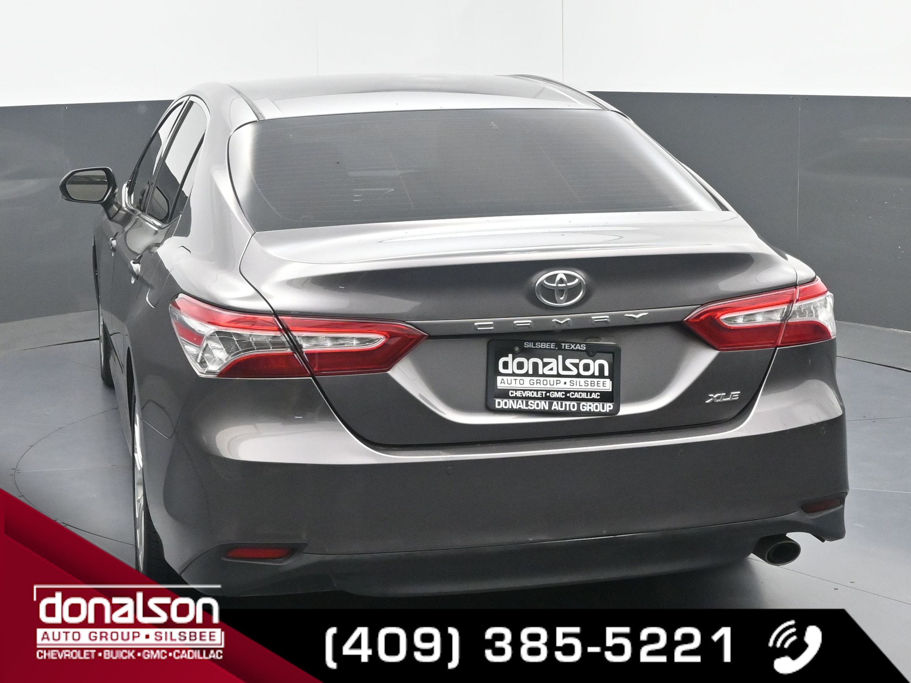 2018 Toyota Camry LE photo 3