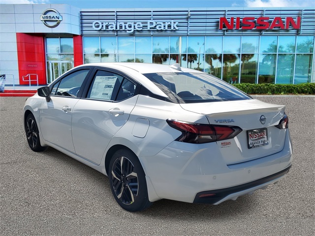 2025 Nissan Versa SR photo 3