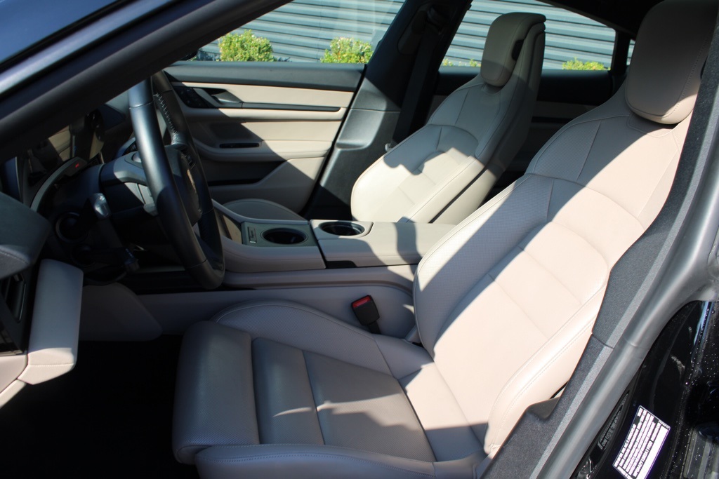 2024 Porsche Taycan S photo 20