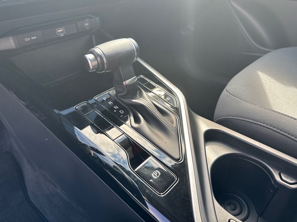 2024 Kia Niro LX photo 28