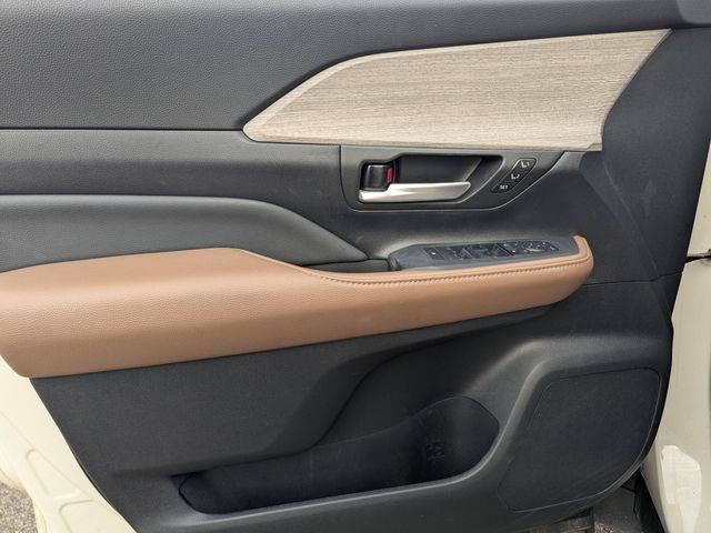 2024 Toyota Grand Highlander XLE photo 20