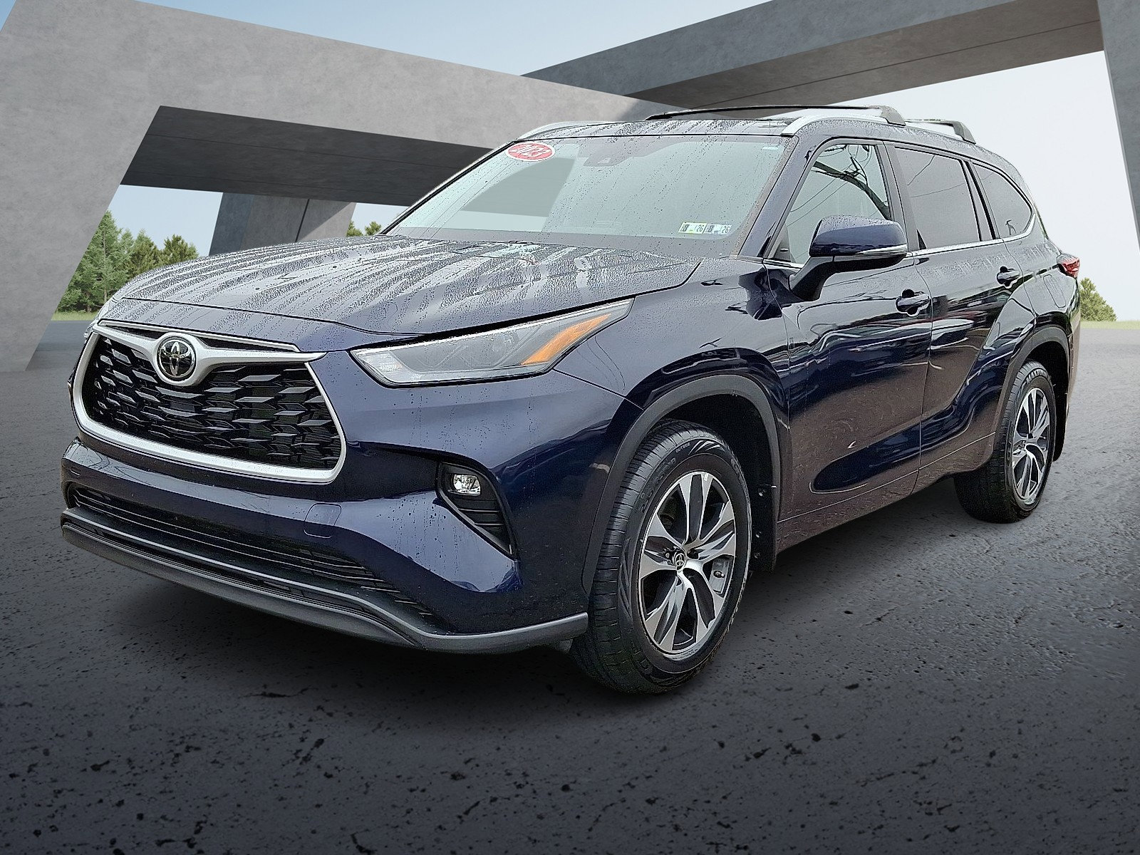 2023 Toyota Highlander XLE photo 2