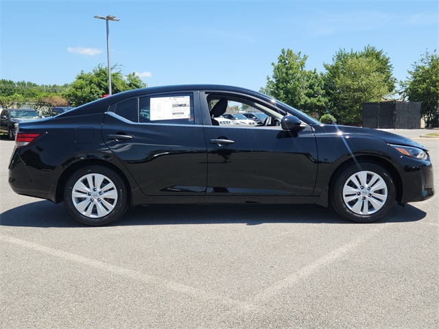 2025 Nissan Sentra S photo 2