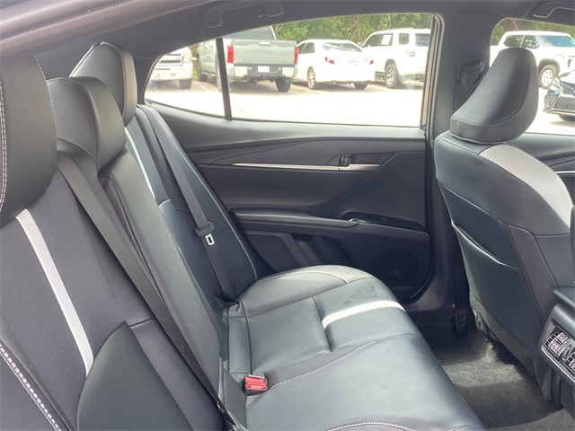 2025 Toyota Camry SE photo 13