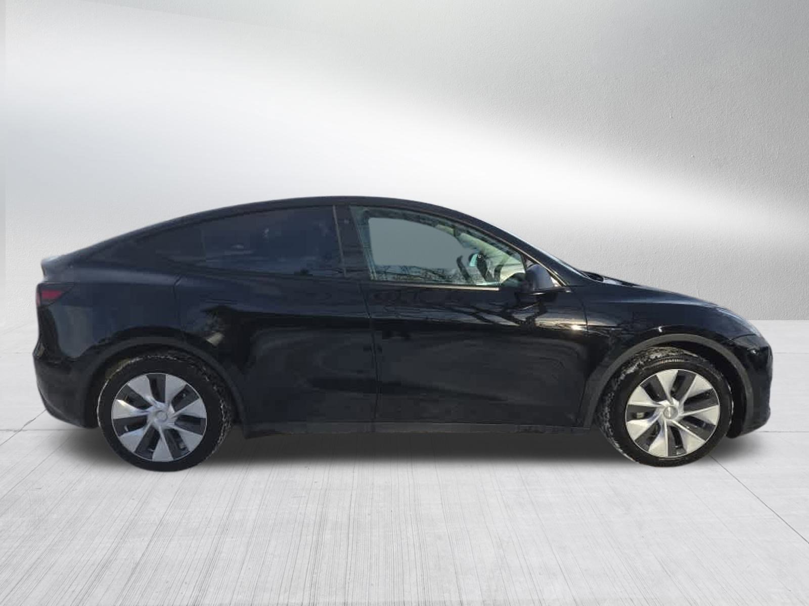 Used 2021 Tesla Model Y Long Range with VIN 5YJYGAEE3MF253605 for sale in Minneapolis, MN