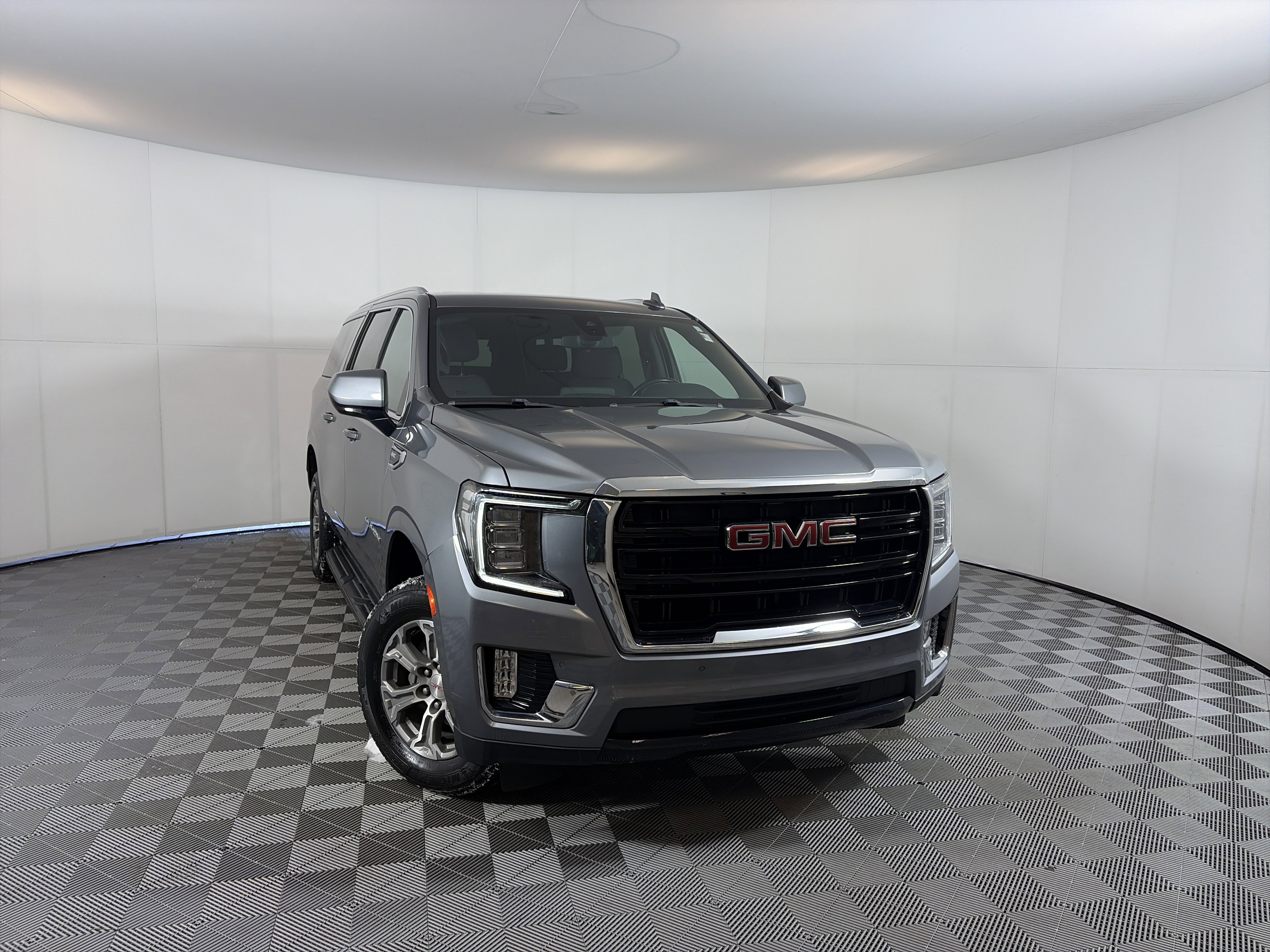 2022 GMC Yukon XL SLE's photo
