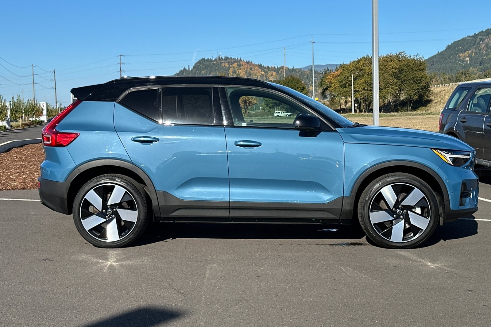 Used 2023 Volvo XC40 Ultimate with VIN YV4ED3UM5P2019700 for sale in Eugene, OR
