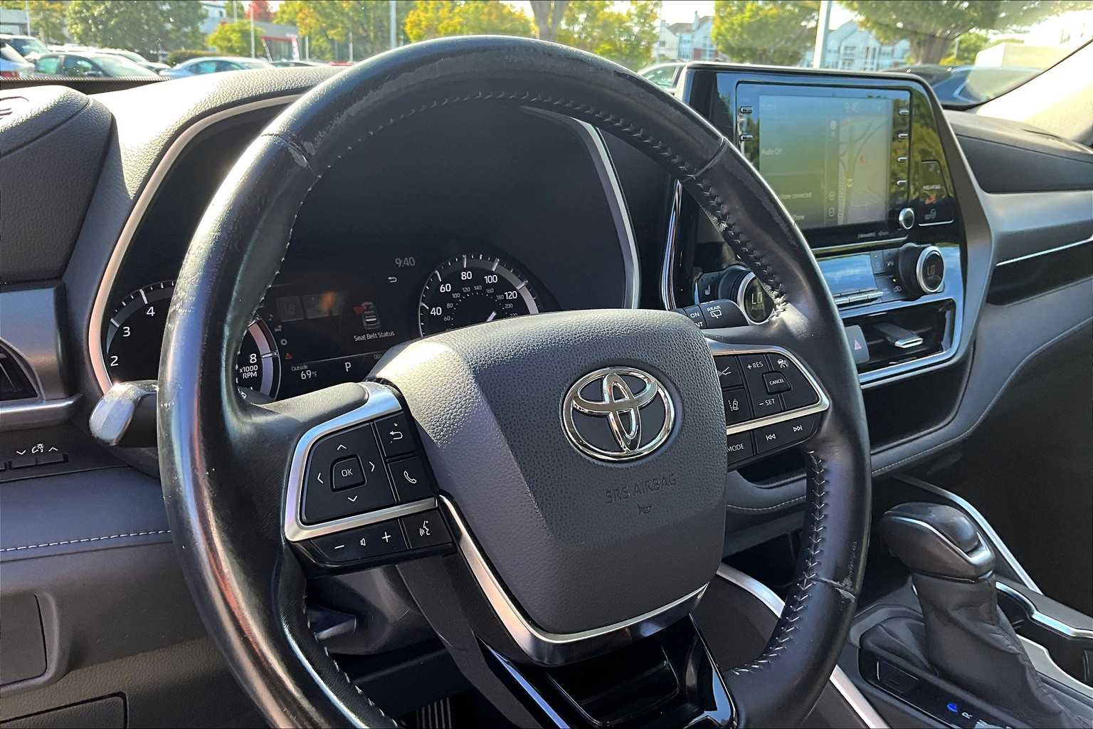 2020 Toyota Highlander XLE photo 9