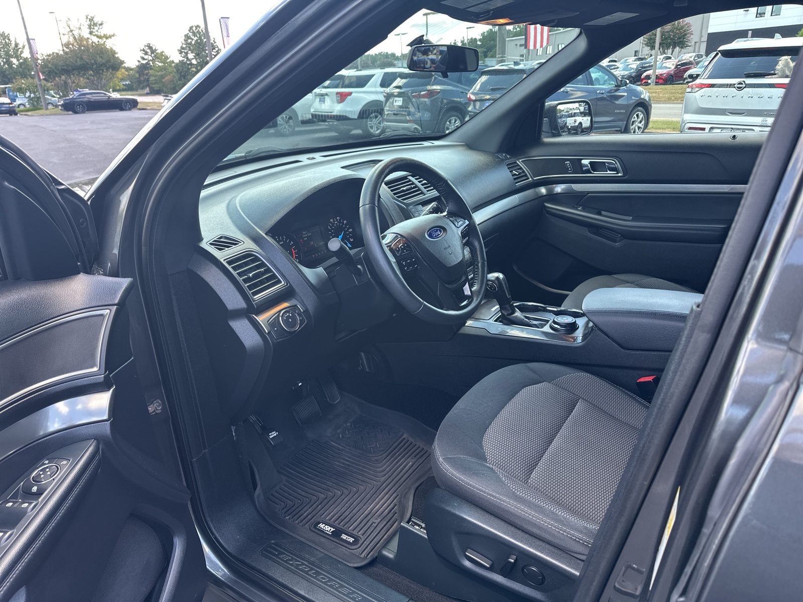 2019 Ford Explorer XLT photo 4
