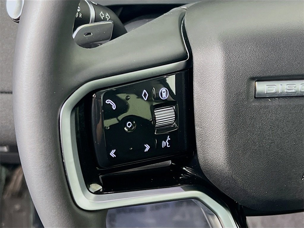 2025 Land Rover Discovery Sport S photo 7