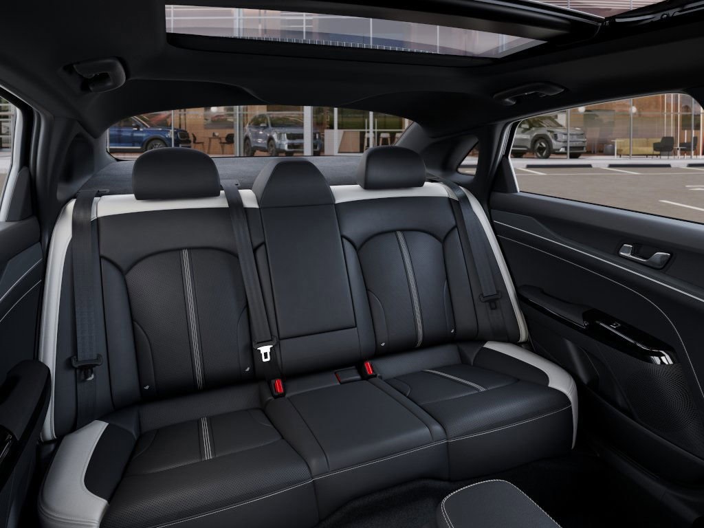 2025 Kia K5 GT-Line photo 15