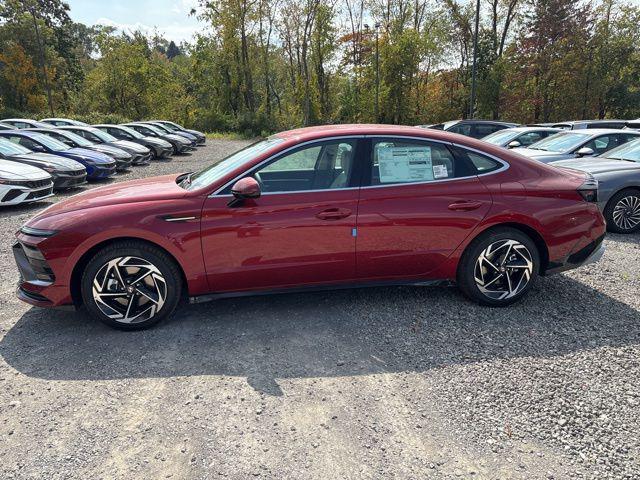 2026 Hyundai Sonata SEL Sport photo 2