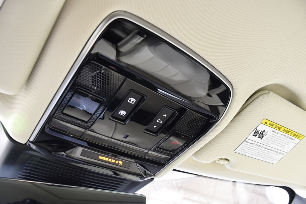 2025 Land Rover Range Rover SE photo 30