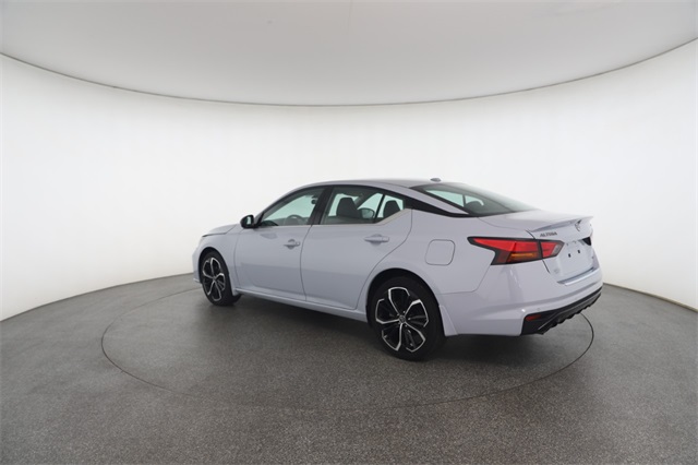 2023 Nissan Altima 2.5 SR photo 9