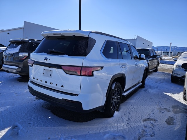 2023 Toyota Sequoia SR5 photo 4