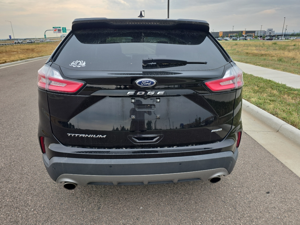 2022 Ford Edge Titanium photo 4