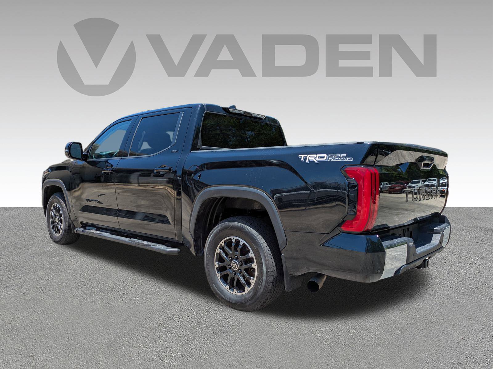 2022 Toyota Tundra SR5 photo 2