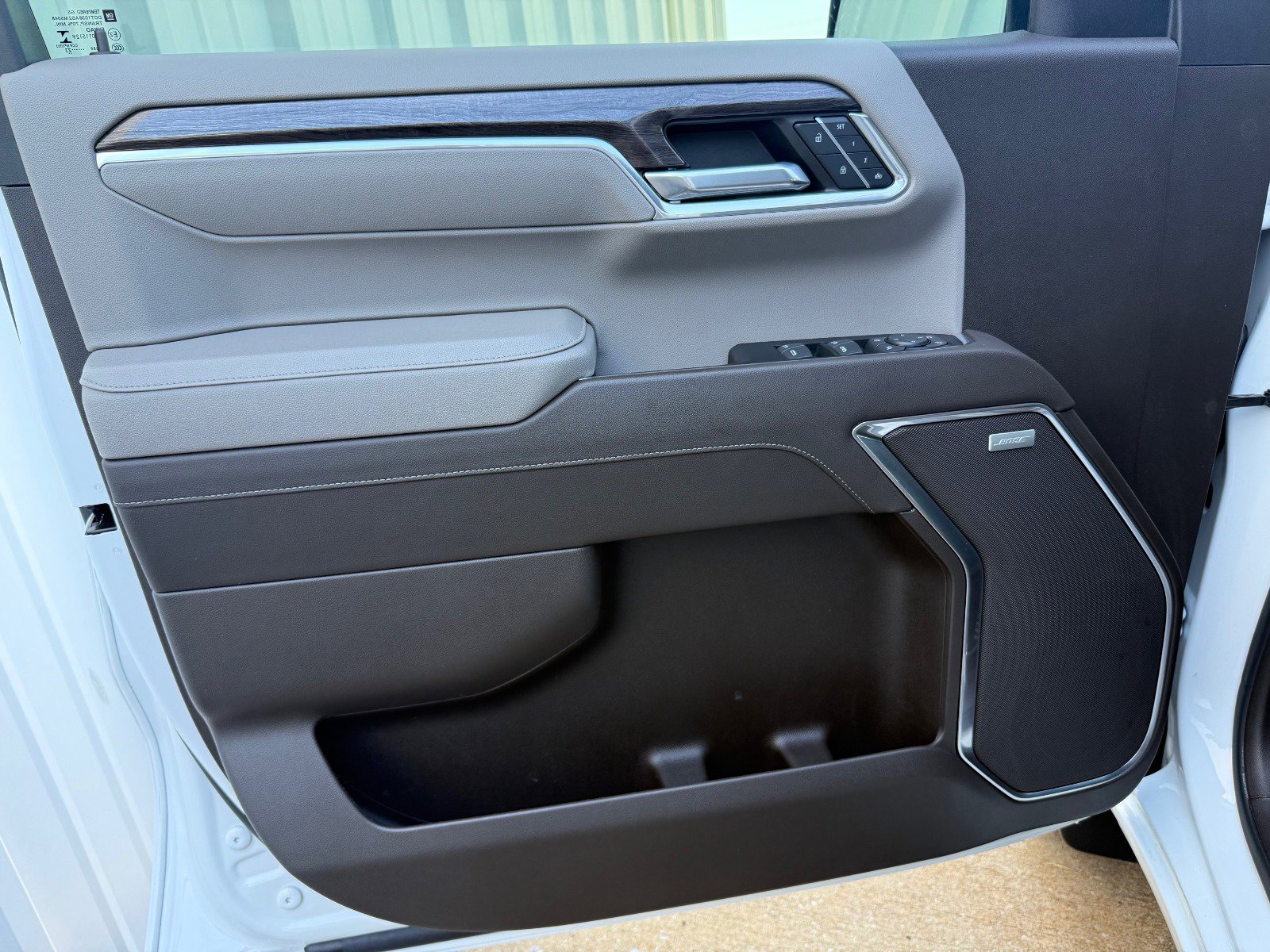 2023 Chevrolet Silverado 1500 LTZ photo 9