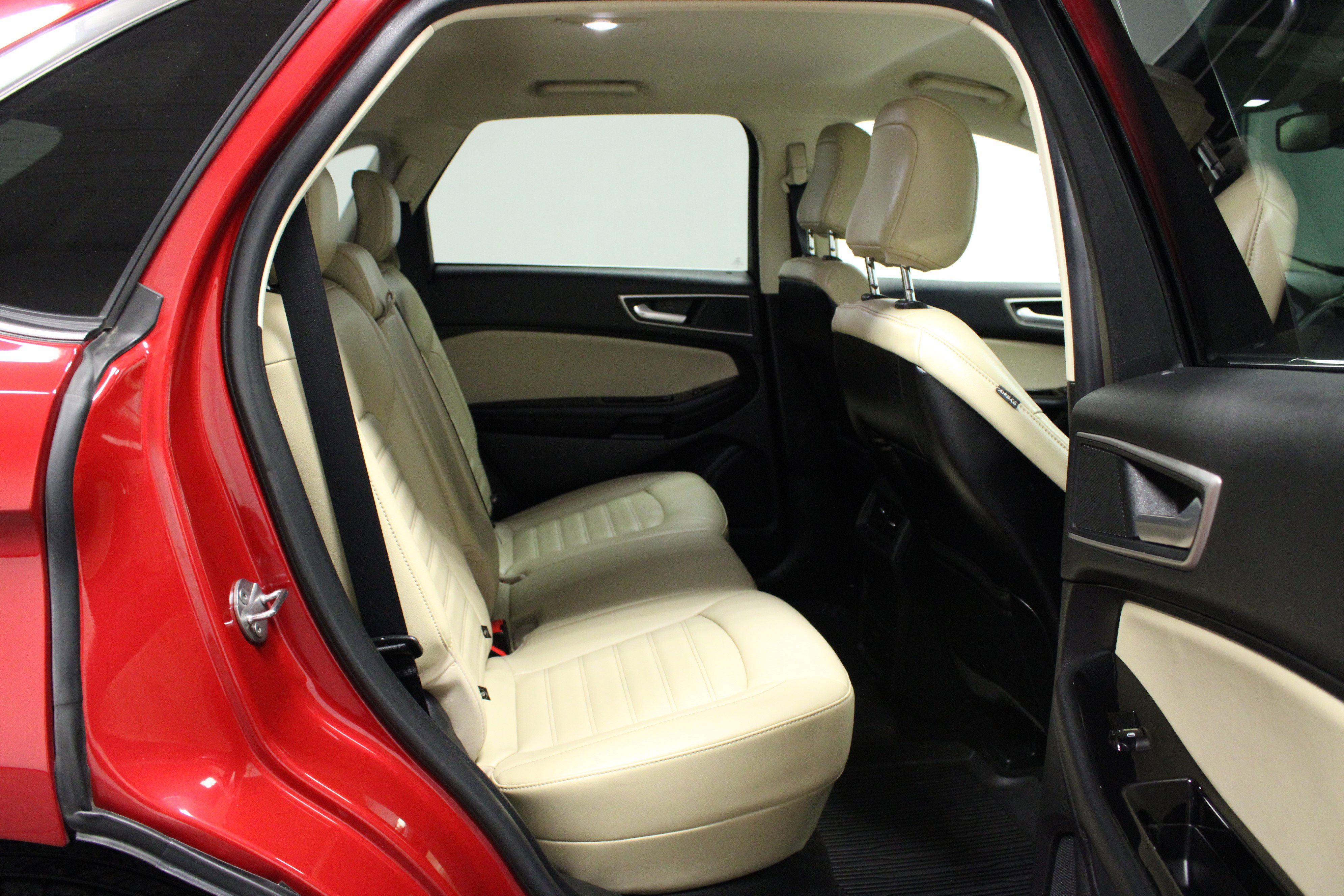 2020 Ford Edge SEL photo 12