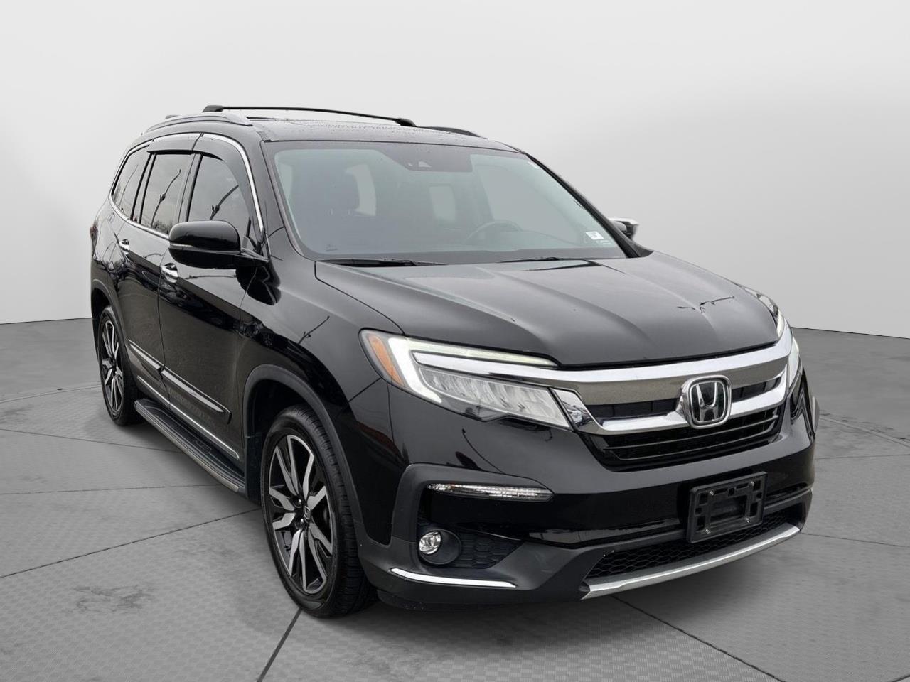 2019 Honda Pilot Elite's photo