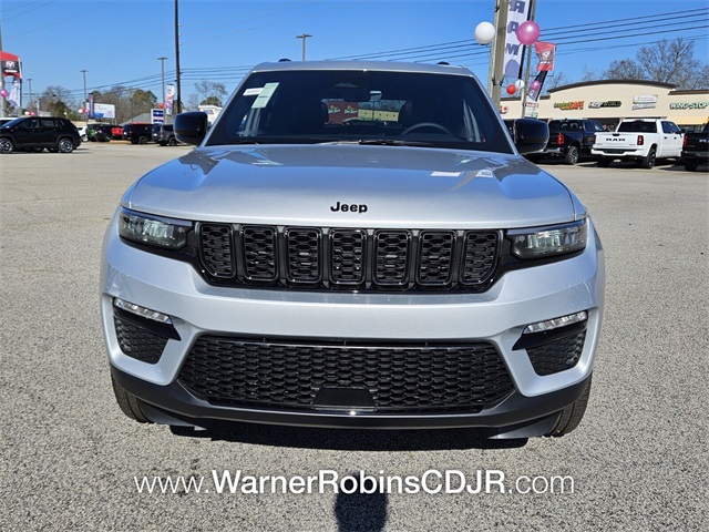 2025 Jeep Grand Cherokee Limited photo 2