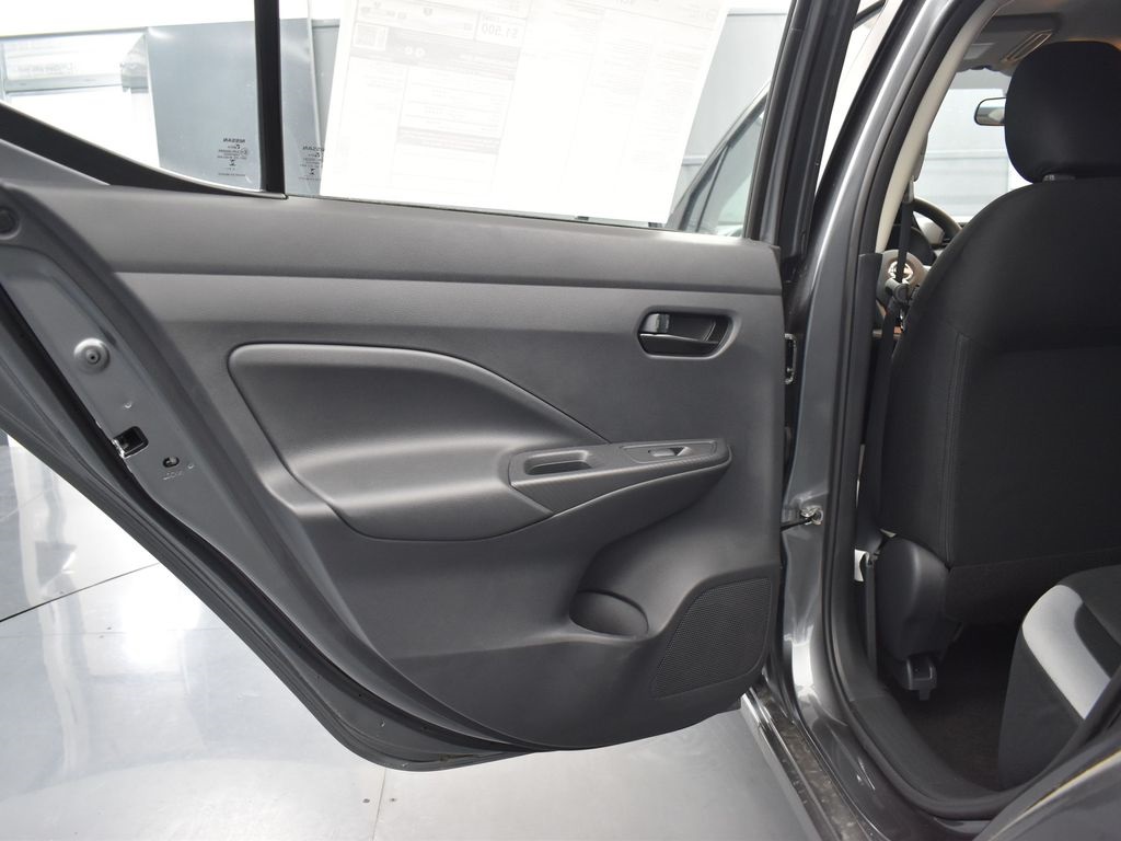 2025 Nissan Versa 1.6 S photo 16