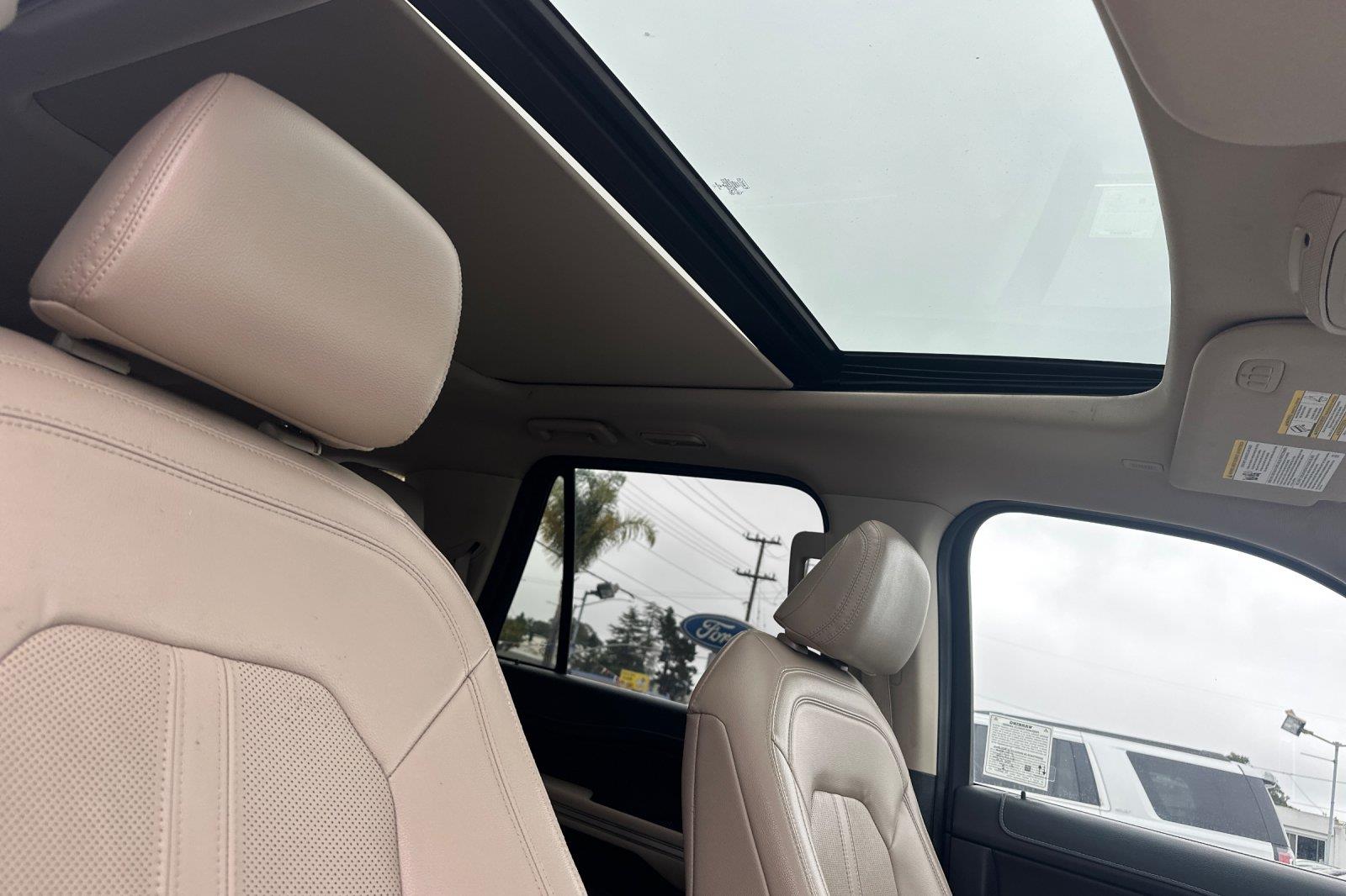 2023 Ford Expedition MAX Limited photo 6