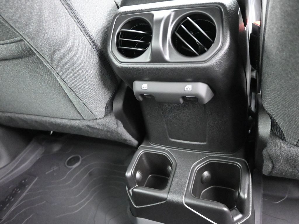 2025 Jeep Gladiator Willys photo 7