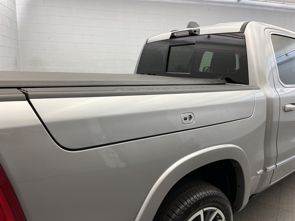 2025 Ram 1500 photo 3