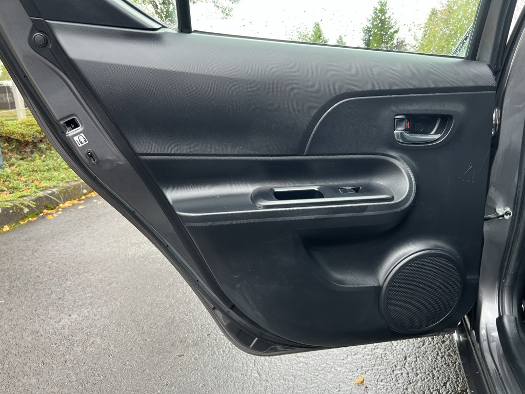 2015 Toyota Prius C Two photo 23