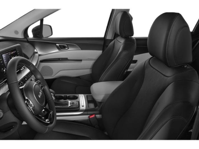 2023 Kia Carnival LX photo 9
