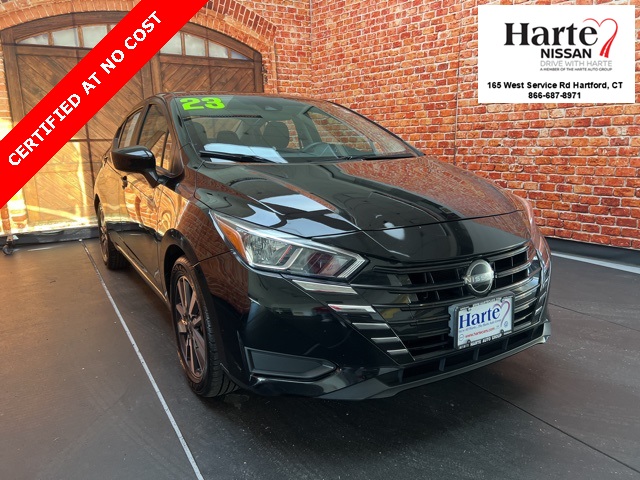 2023 Nissan Versa Sedan SV's photo