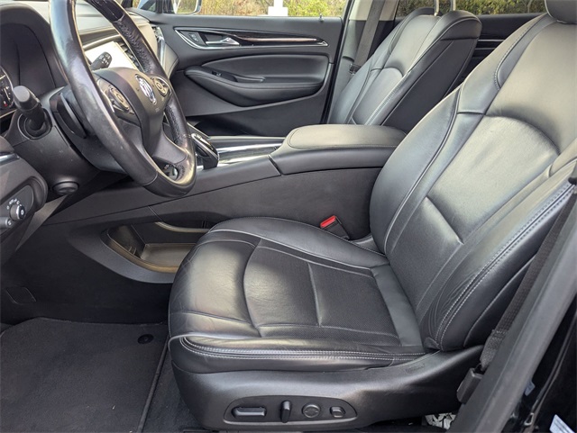 2021 Buick Enclave Avenir photo 2